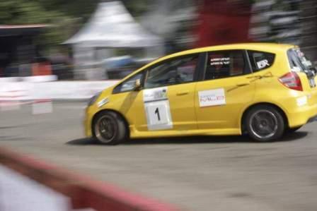 SLALOM JABAR COMMUNITY GELAR DRAG RACE DAN SLALOM PIALA PANGDAM III SILIWANGI 10 -12 MEI 2013